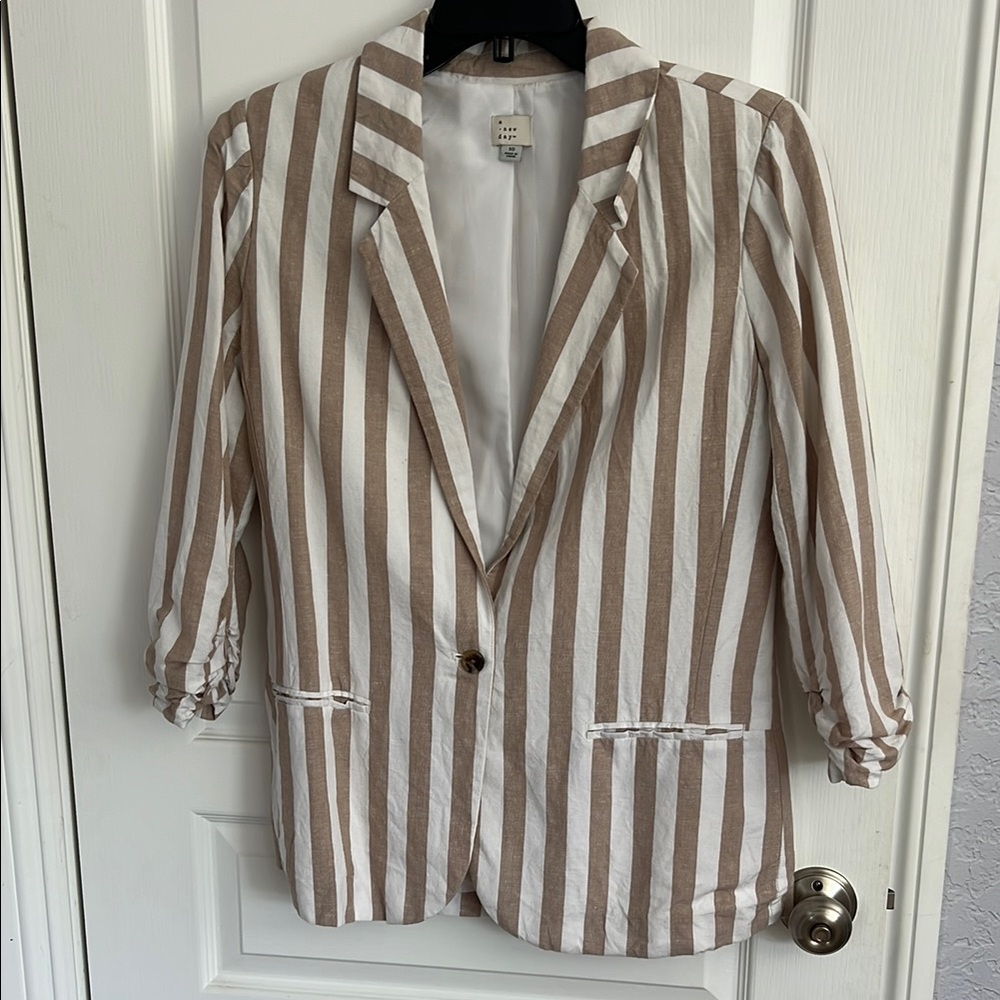 White Striped Blazer linen look - Picture 3 of 4